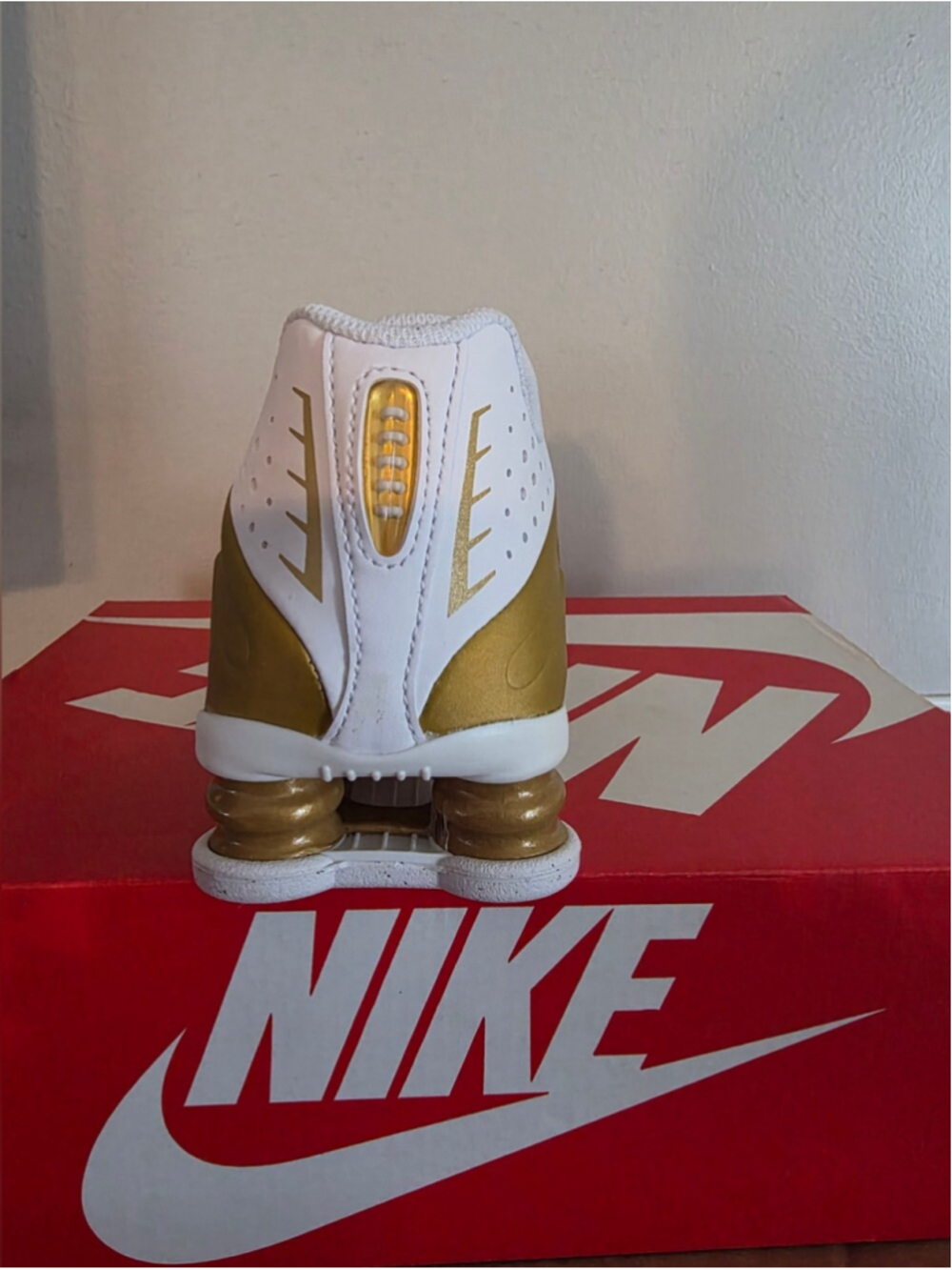 Nike Shox R4 Women Size 6 new with box no lid - Picture 4 of 4